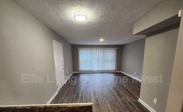 1021 Cross Keys Rd in Lexington, KY - Building Photo - Building Photo