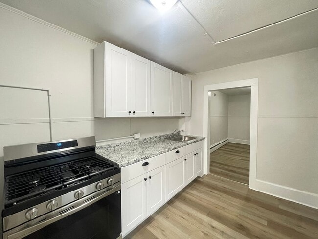 51 Pennacook St in Manchester, NH - Foto de edificio - Building Photo