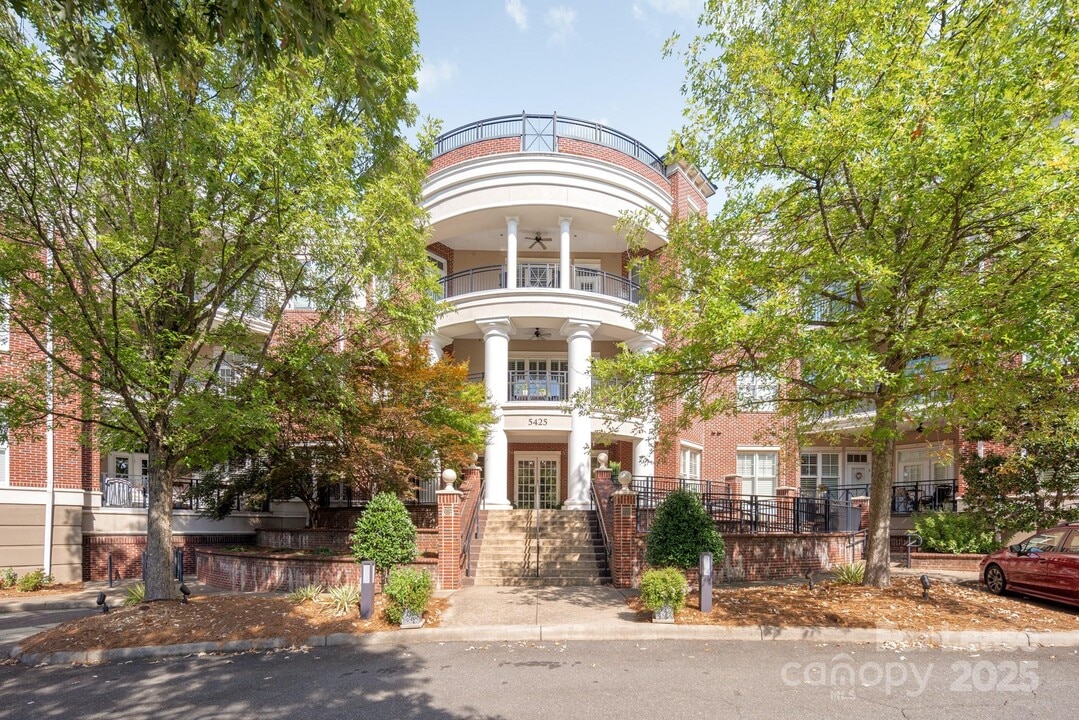 5425 Closeburn Rd in Charlotte, NC - Building Photo