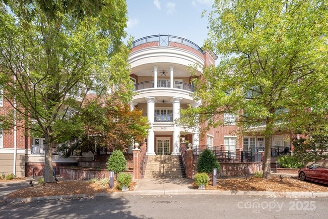 property at 5425 Closeburn Rd
