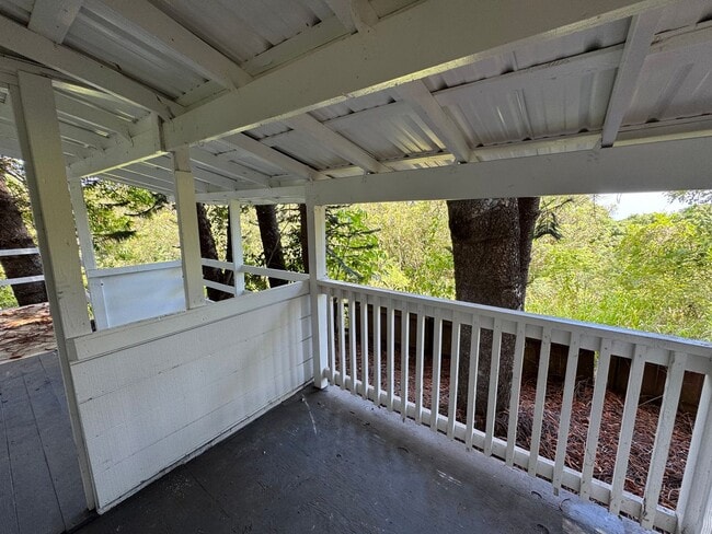 129 Oili Rd in Haiku-Pauwela, HI - Building Photo - Building Photo