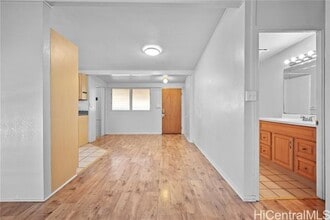 329 Hanakoa St in Honolulu, HI - Building Photo - Building Photo