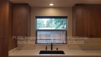 131 Arlington Dr in Petaluma, CA - Building Photo - Building Photo