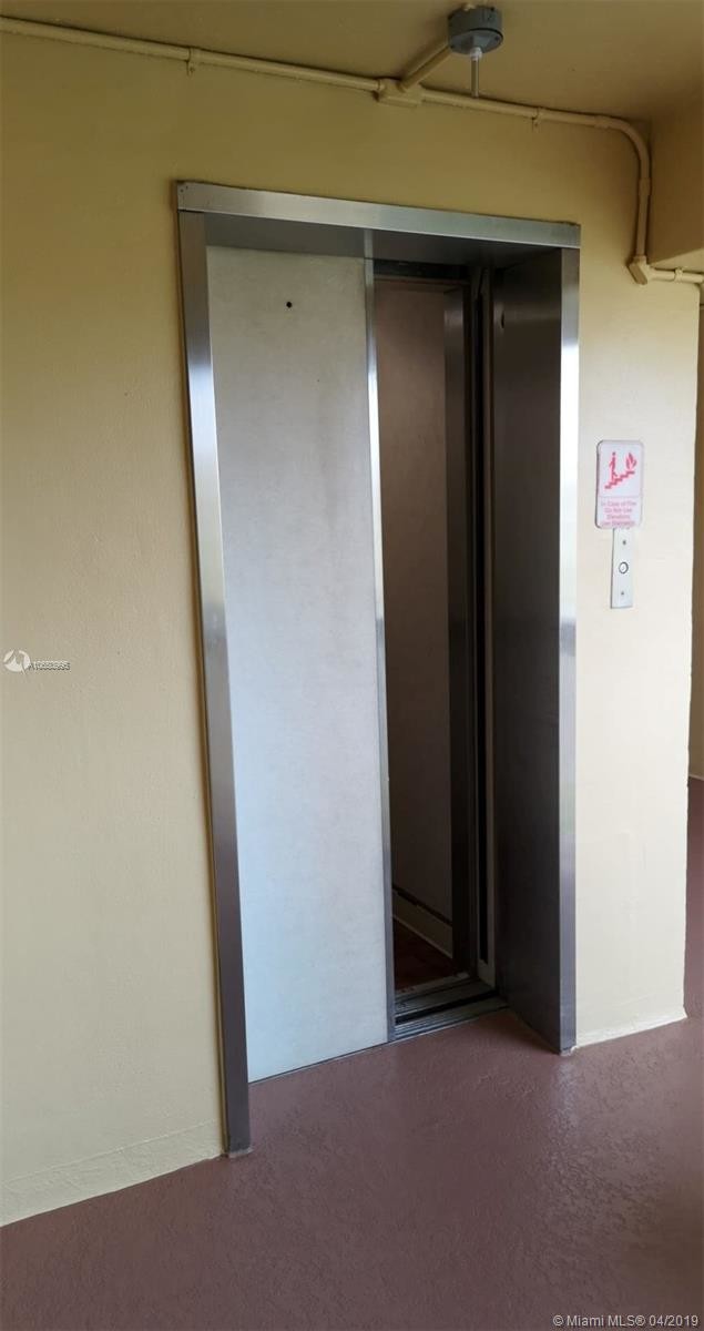 6300 NW 62nd St-Unit -105 in Tamarac, FL - Building Photo - Building Photo