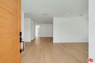 7832 Croydon Ave in Los Angeles, CA - Building Photo - Building Photo