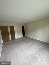 7107 Sontag Way in Springfield, VA - Building Photo - Building Photo