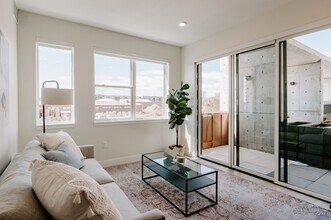 14th and Jay in Denver, CO - Foto de edificio - Building Photo