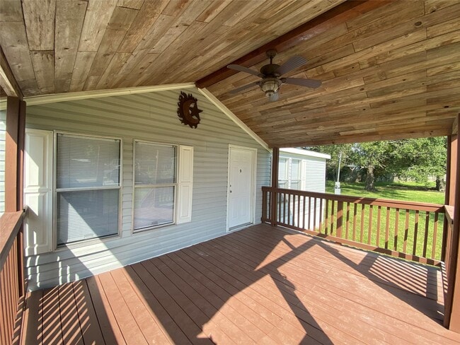 9635 Cedar Ridge Ct in Willis, TX - Building Photo - Building Photo