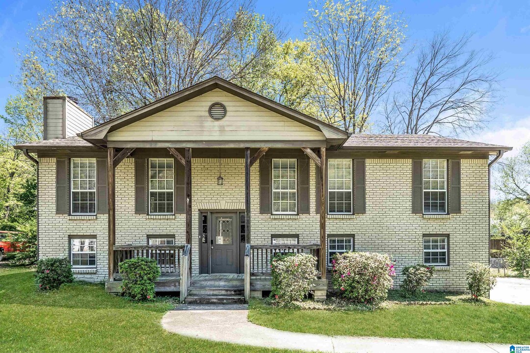 6645 McDuffie Rd in Pinson, AL - Building Photo