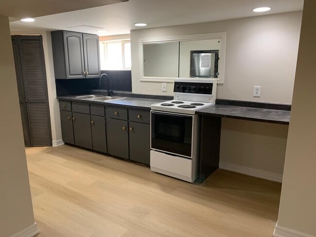 property at 7 Centre St