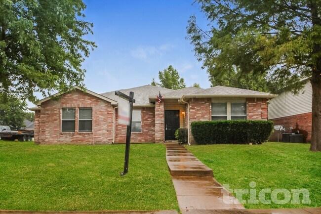 647 Blue Chalk Dr in Cedar Hill, TX - Building Photo - Building Photo