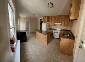 9 Hickok Pl in Burlington, VT - Building Photo - Building Photo