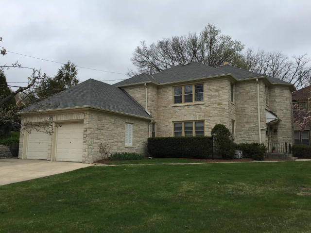 2310 N Menomonee River Pkwy in Wauwatosa, WI - Foto de edificio - Building Photo