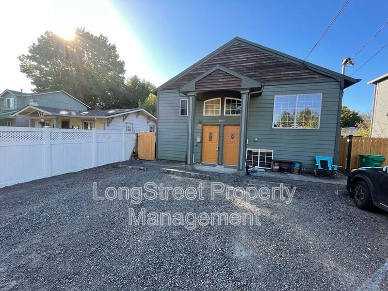 4848 SE Bybee Blvd in Portland, OR - Foto de edificio