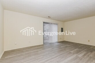 6382 Nightwind Ct in Dayton, OH - Building Photo - Building Photo