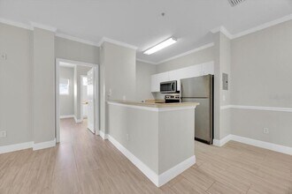 3719 Conroy Rd in Orlando, FL - Building Photo - Building Photo
