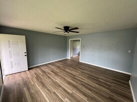 1541 Johnson St in Elkhart, IN - Building Photo