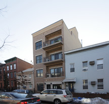 114 India St in Brooklyn, NY - Foto de edificio - Building Photo