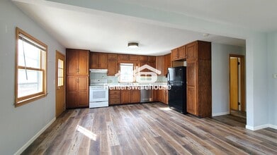 525 Birch St in River Falls, WI - Building Photo - Building Photo