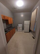 2336 Eoff St, Unit #A in Wheeling, WV - Building Photo - Building Photo