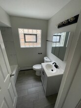 7810 S Escanaba Ave, Unit 2D in Chicago, IL - Building Photo - Building Photo