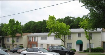 Spanish Puerto Apartments in Dallas, TX - Building Photo