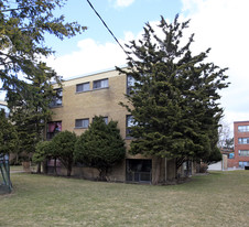 7 Rosseau Rd Apartments