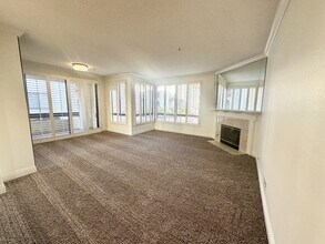 5865 Friars Rd in San Diego, CA - Building Photo - Building Photo