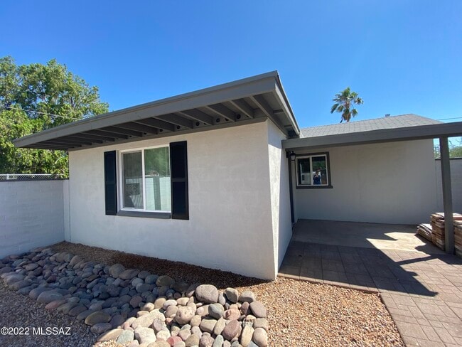 property at 714 N Belvedere Ave