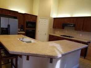 5697 W Birch Ave in Fresno, CA - Building Photo - Building Photo