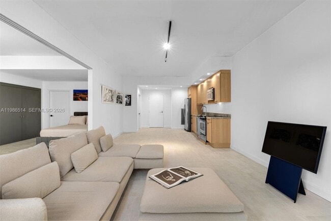 2001 Meridian Ave in Miami Beach, FL - Building Photo - Building Photo