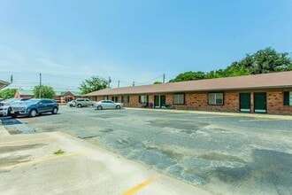 404 E Craven Ave in Waco, TX - Building Photo - Building Photo