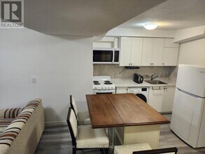 1169 Shore Acres Dr in Innisfil, ON - Building Photo - Building Photo