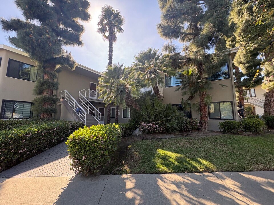 3354 2nd St in Long Beach, CA - Building Photo