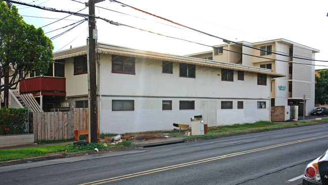 2550 Date St in Honolulu, HI - Building Photo - Building Photo