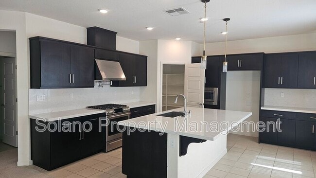 1317 Essence Ln in Fairfield, CA - Building Photo - Building Photo