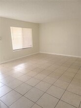 6900 SW 39th St, Unit 106J in Davie, FL - Building Photo - Building Photo