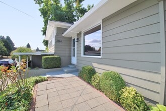3396 SE Rockwood St in Milwaukie, OR - Building Photo - Building Photo