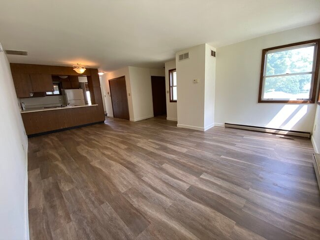 901 Hartwell Dr in Savoy, IL - Building Photo - Building Photo