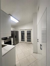 7001 W 35th Ave in Hialeah, FL - Building Photo - Building Photo