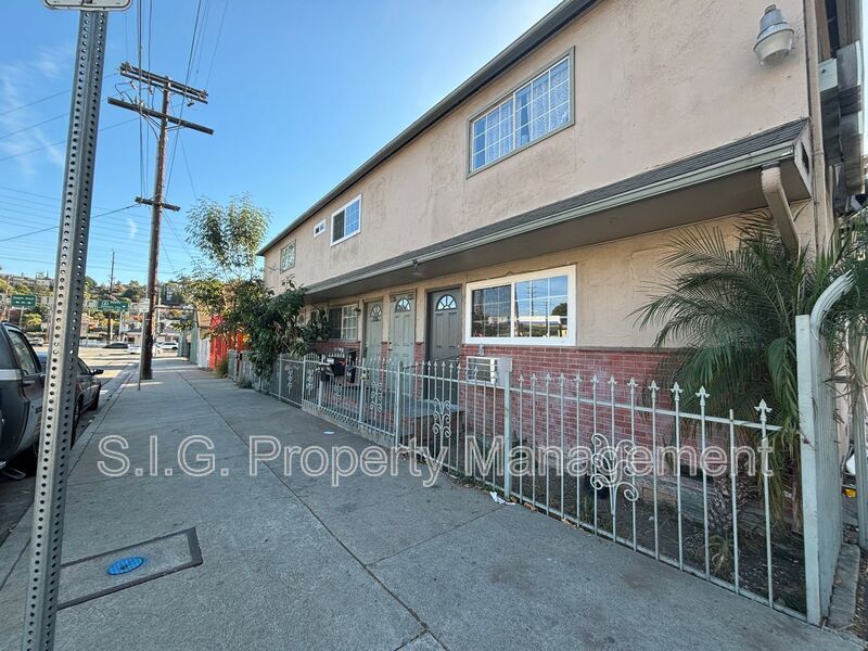 3819 Verdugo Rd in Los Angeles, CA - Building Photo