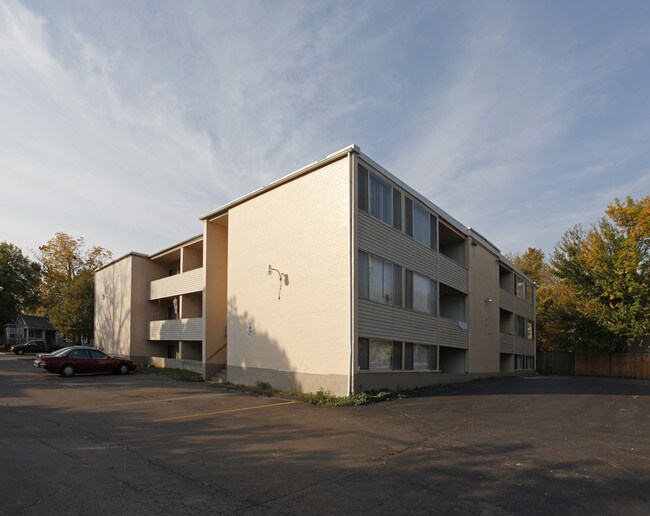 College View Apartments in Ypsilanti, MI - Building Photo - Building Photo