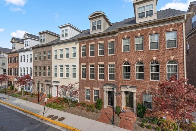 415 N Upton Ct in Arlington, VA - Building Photo - Building Photo