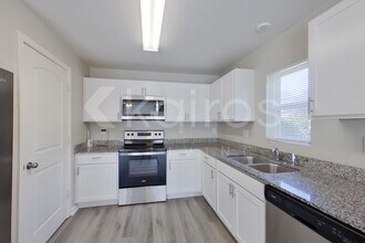 287 Parkview Dr in Palm Coast, FL - Foto de edificio - Building Photo