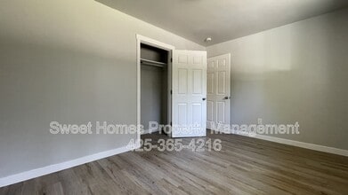 6113 Beverly Ln in Everett, WA - Building Photo - Building Photo