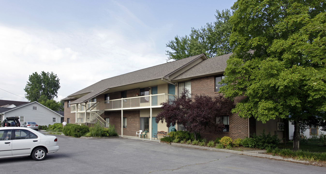 401 High St in Sevierville, TN - Building Photo