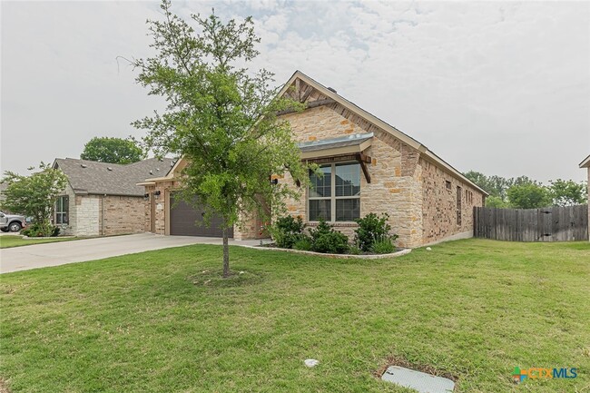 property at 3212 Trinity Dr