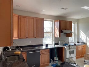 16 Copenger St, Unit 1 in Boston, MA - Foto de edificio - Building Photo