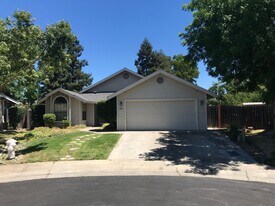 9085 Hamatani Ct in Elk Grove, CA - Building Photo