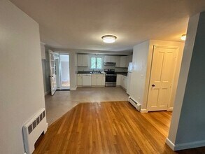 34 Coyne Rd in Newton, MA - Building Photo - Building Photo